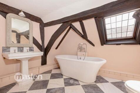 En-Suite Bathroom.jpeg