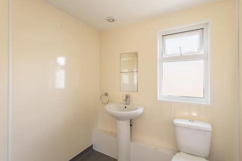 shower room (4).jpg