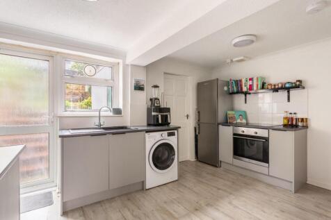 kitchen (2).jpg