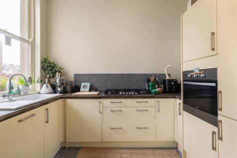 kitchen (2).jpg
