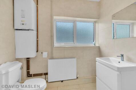 shower rm.jpeg