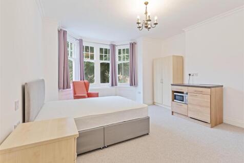 Bedroom 6.jpg