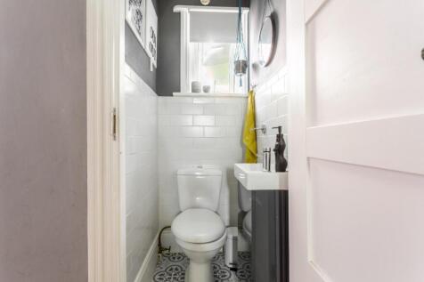 cloakroom (1).jpg