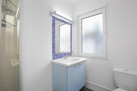 shower room (2).jpg