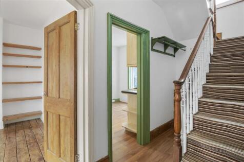 hallway (2).jpg