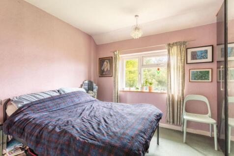 bedroom (2).jpg