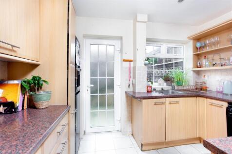 kitchen (2).jpg