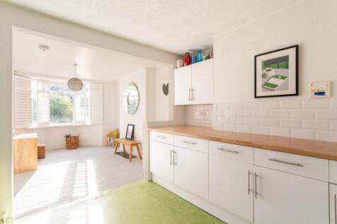 kitchen (2).jpg