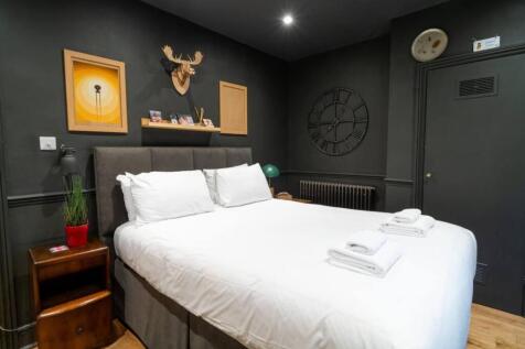 bedroom (1).jpeg
