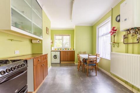 kitchen (2).jpg