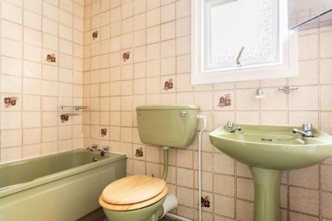 bathroom (1).jpg