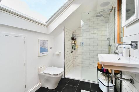 24 Dyke Road Drive, BN1 (17).jpg