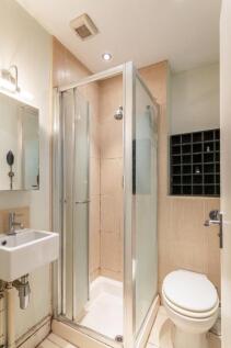 en-suite shower room.jpg