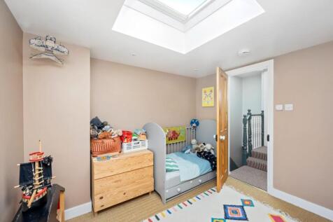bedroom (21).JPG