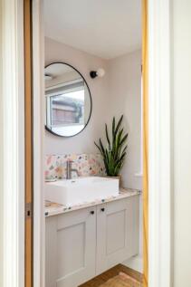 en-suite (2).JPG