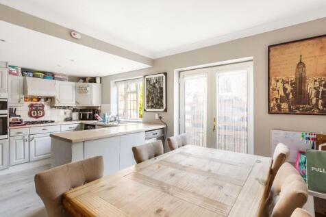 kitchen dining room (2).jpg