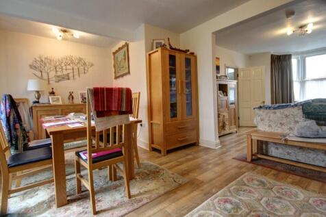 lounge/Dining area