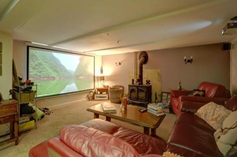 Family Room / Cinema