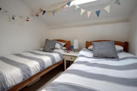 Twin Bedroom 