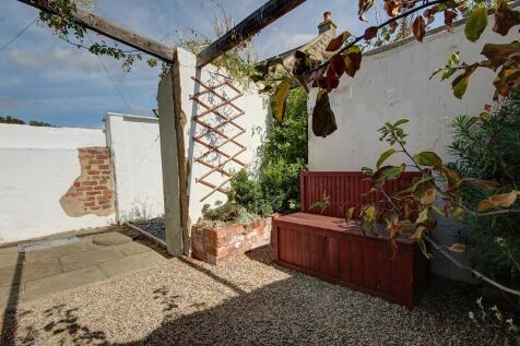 Yard at rear 