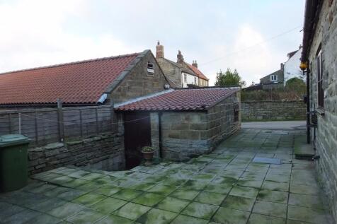 Rear Yard &amp; Outshed