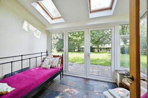 GARDEN ROOM