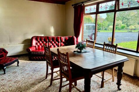 Lounge side 2