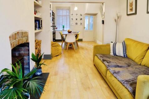 cb06c236-Living 20Room 203.JPG