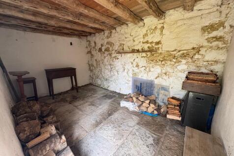 Outbuilding 2 Int