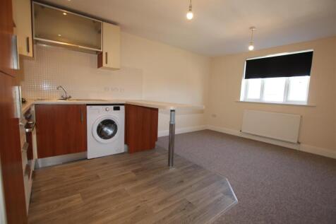 KITCHEN / BREAKFAST ROOM / LIVING ROOM