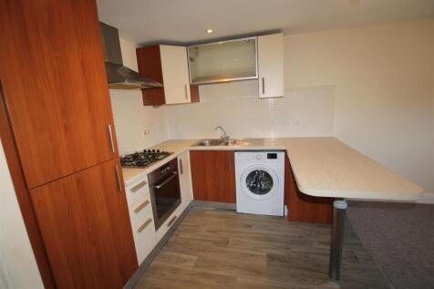KITCHEN / BREAKFAST ROOM / LIVING ROOM