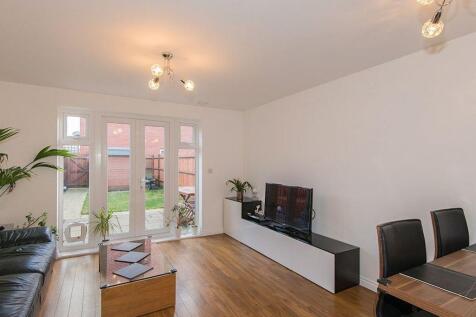 LOUNGE / DINING ROOM