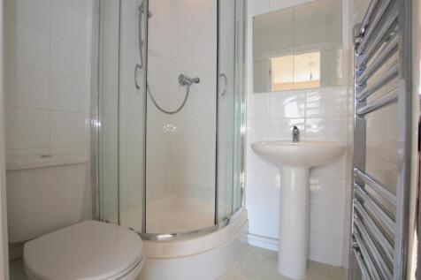 ensuite.jpg