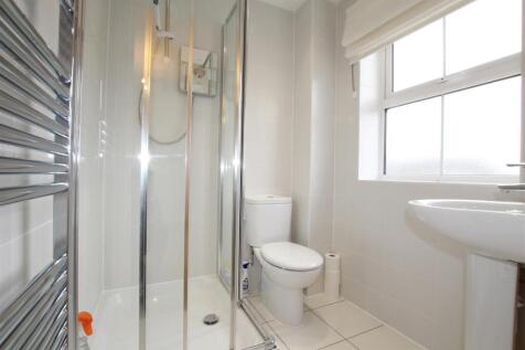 ENSUITE SHOWER ROOM