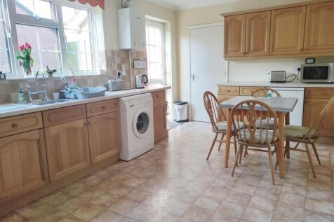 Kitchen / Breakfast Room