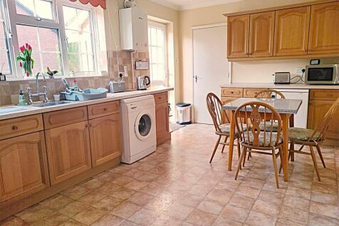 Kitchen / Breakfast Room