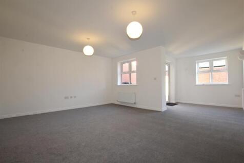 LOUNGE / DINING ROOM