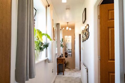 HALL/LANDING 