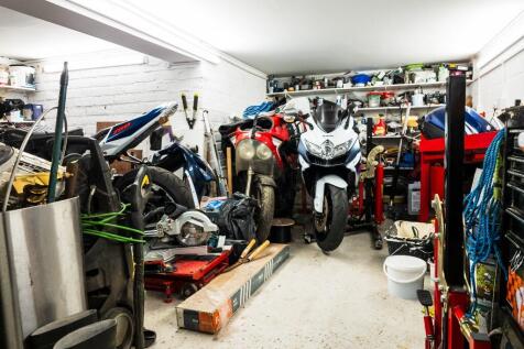 WORKSHOP/STORE 