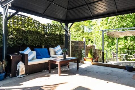 UPPER TIER PATIO 