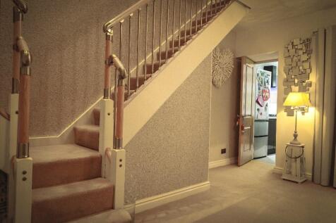 V-SHAPED STAIRCASE