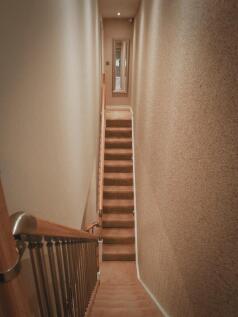 STAIRCASE TO FRONT 