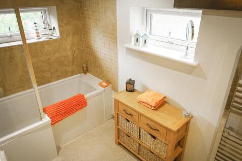 BATHROOM ALT. VIEW