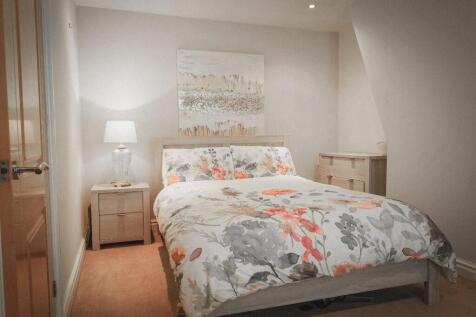 FRONT BEDROOM 