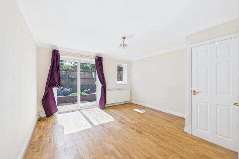 LIVING ROOM (1)