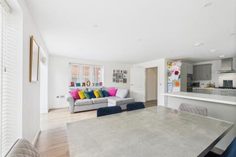 family room 3