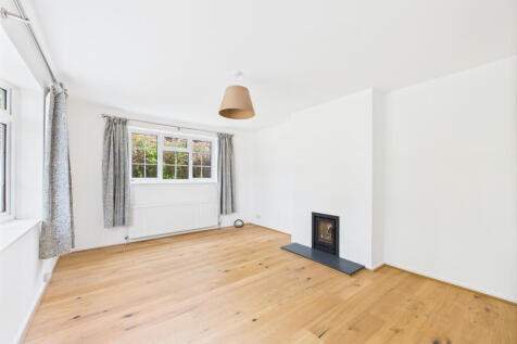 LIVING ROOM (2)