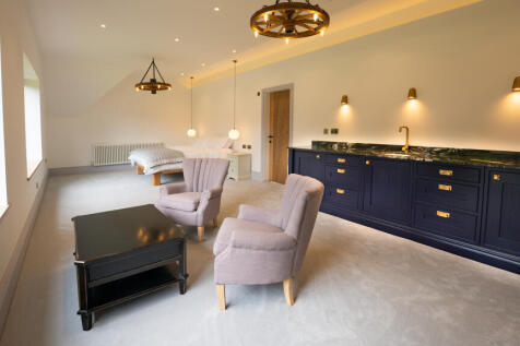 Master Bedroom 7 -