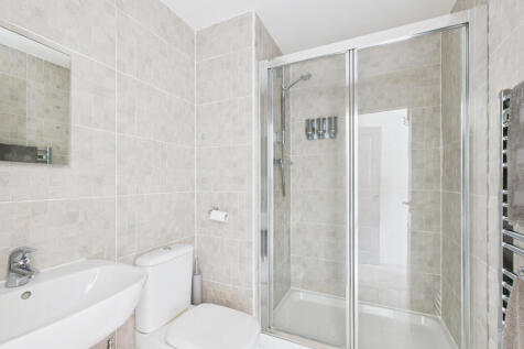 bed 2 ensuite