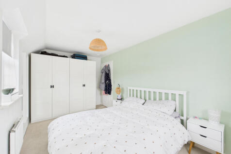 Bedroom .1